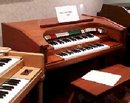 Theatre Compact spinet organ